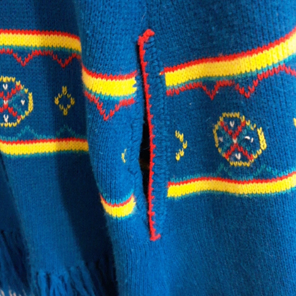 Vintage 60's Boho fringed poncho - Picture 4 of 5